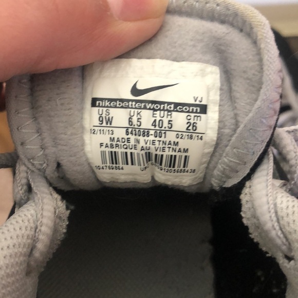 Nike women’s athletic training shoes size 9 - Picture 7 of 11